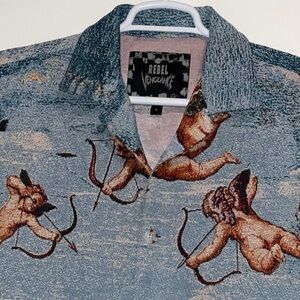 REBEL VENGEANCE LOVE CUPIDS WEARABLE ART TAPESTRY SHORT SLEEVE SHIRT SIZE L NWT